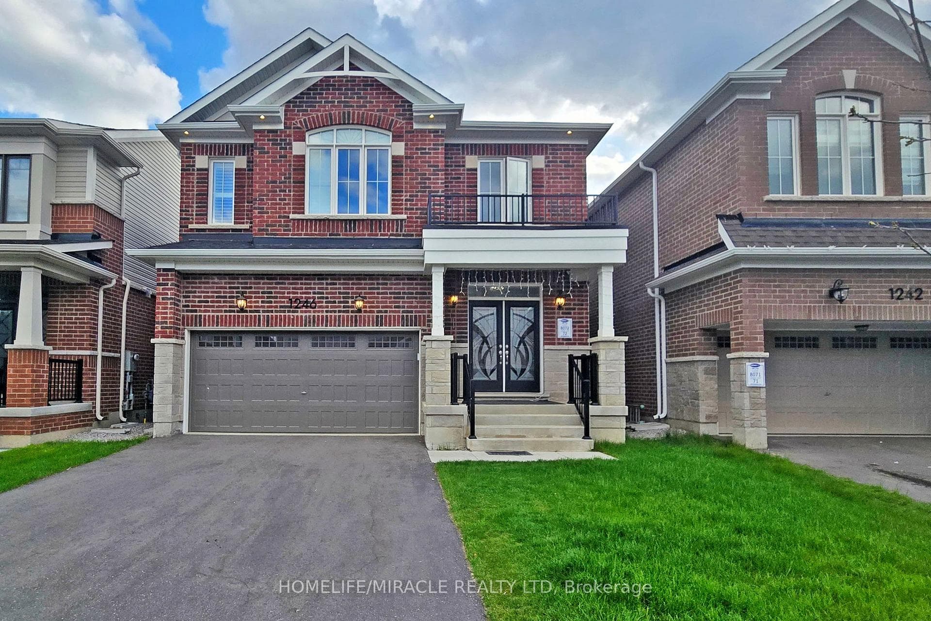 1246 Elderberry Crescent photo 1