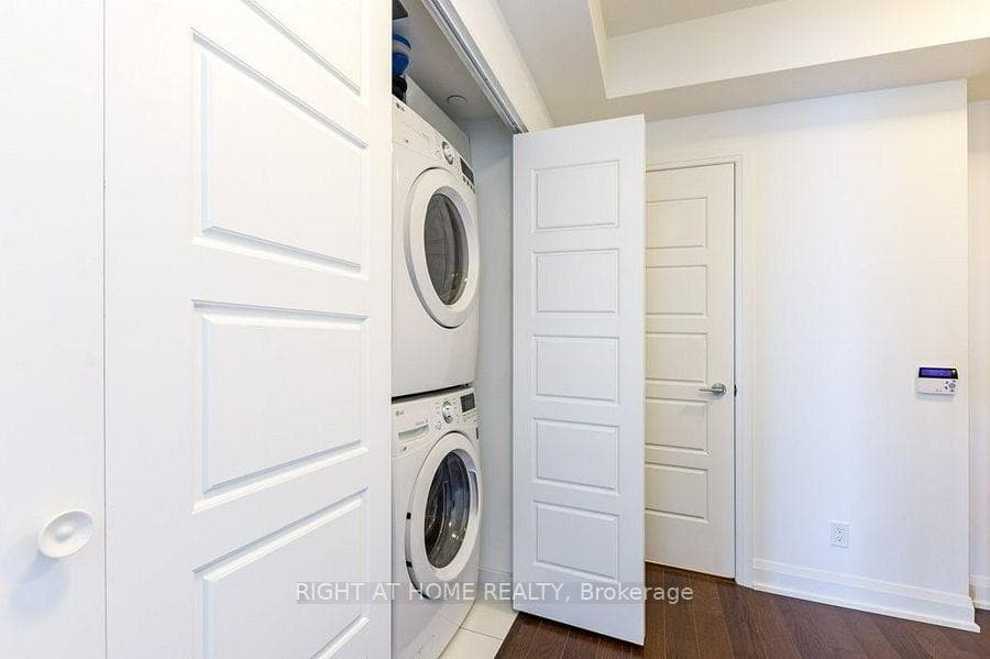 110 Marine Parade Drive Unit 1003 photo 20