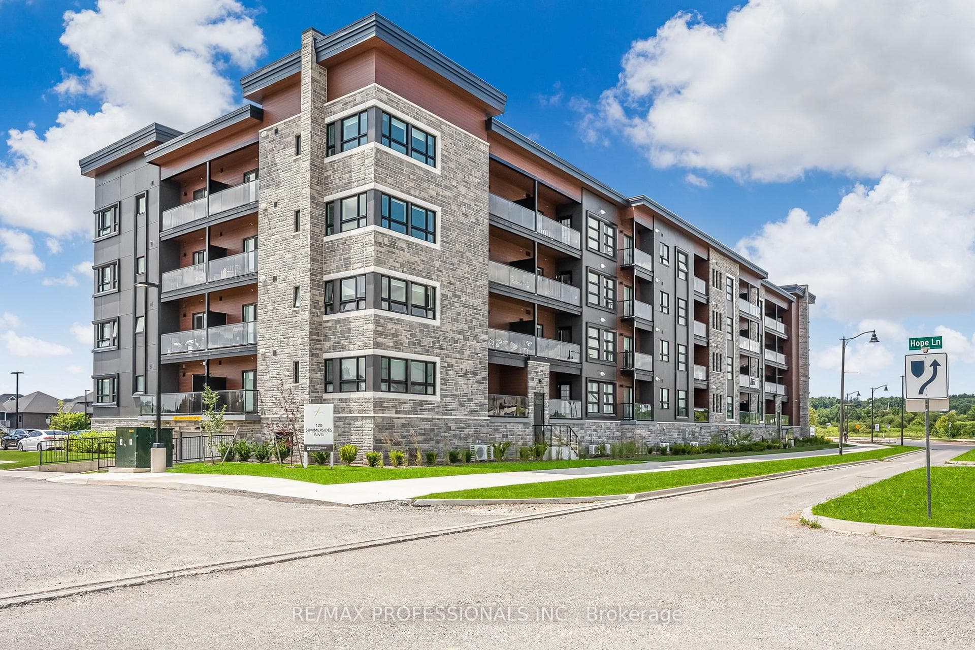 120 Summersides Boulevard Unit 303 photo 1