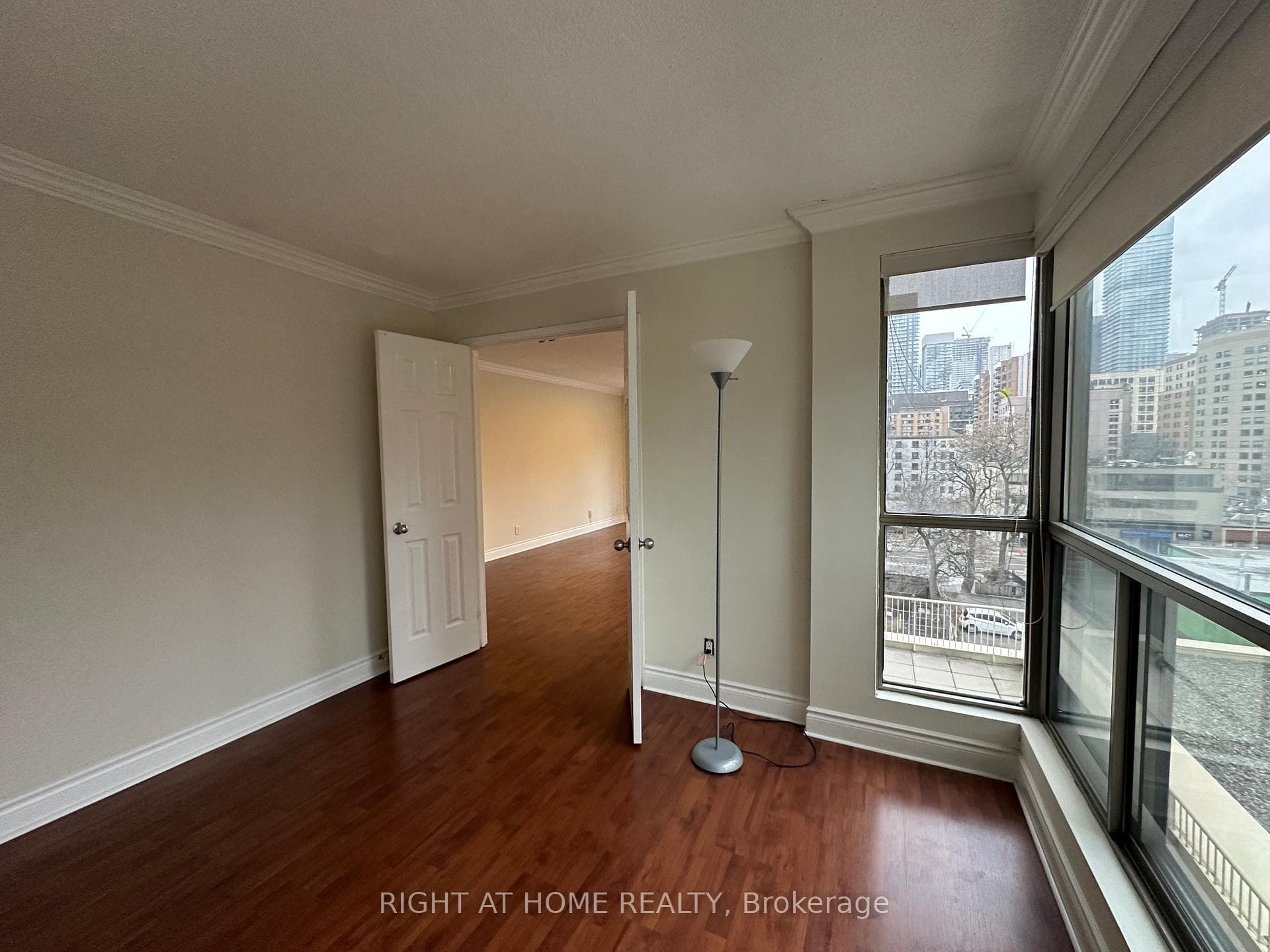 298 JARVIS Street Unit 407 photo 23