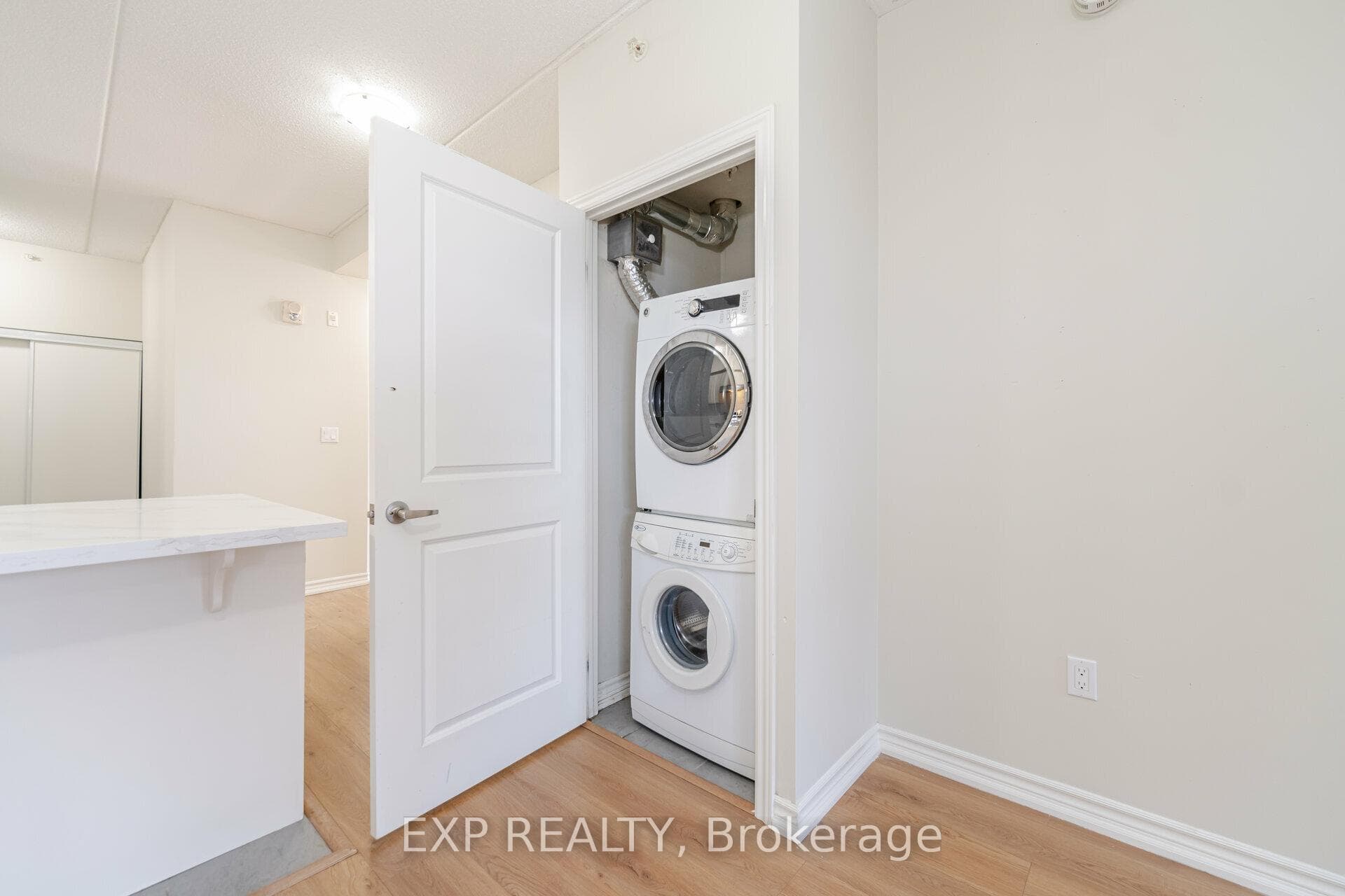 640 Sauve Street Unit 402 photo 18