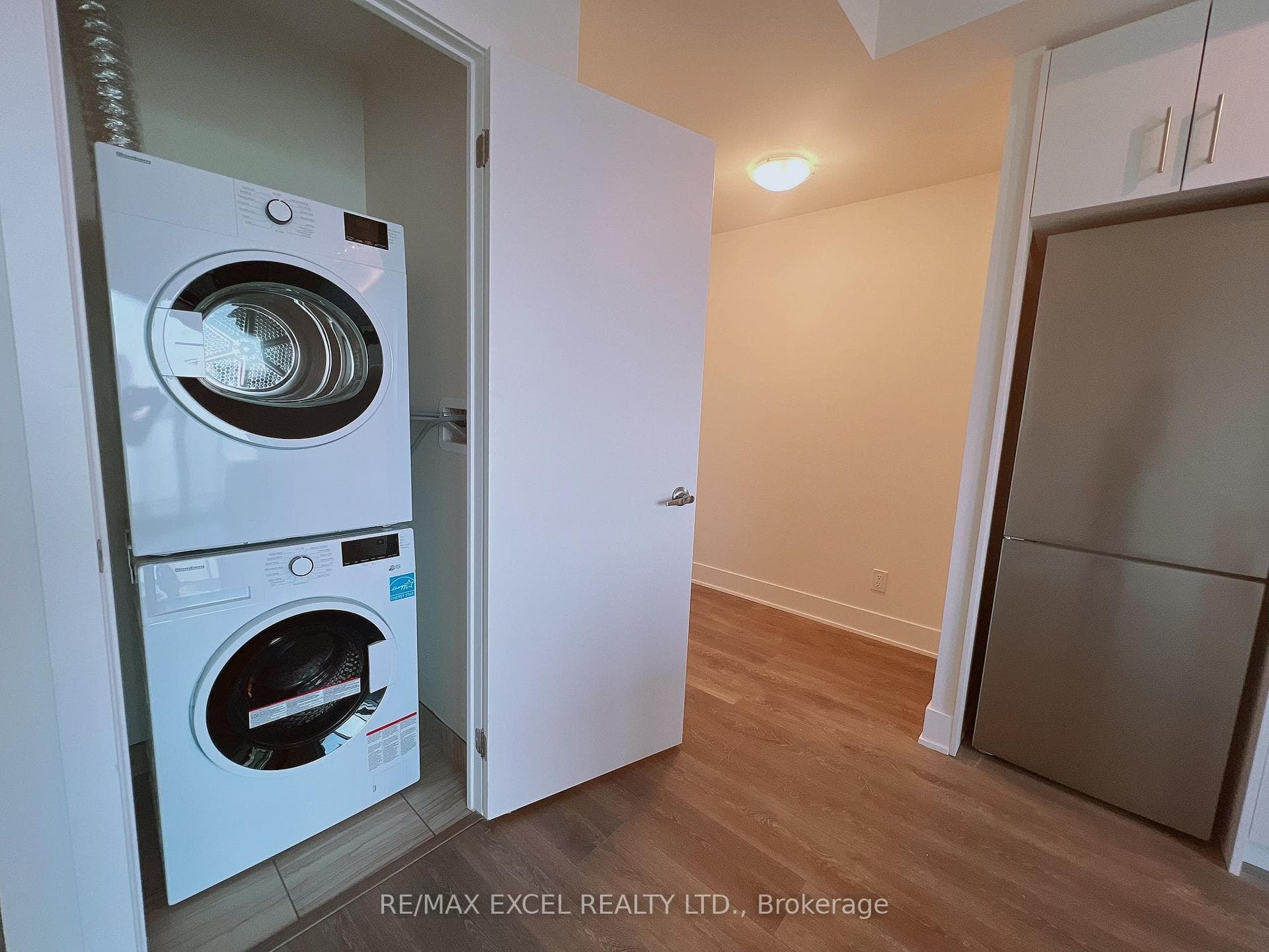 188 Fairview Mall Drive Unit 912 photo 3