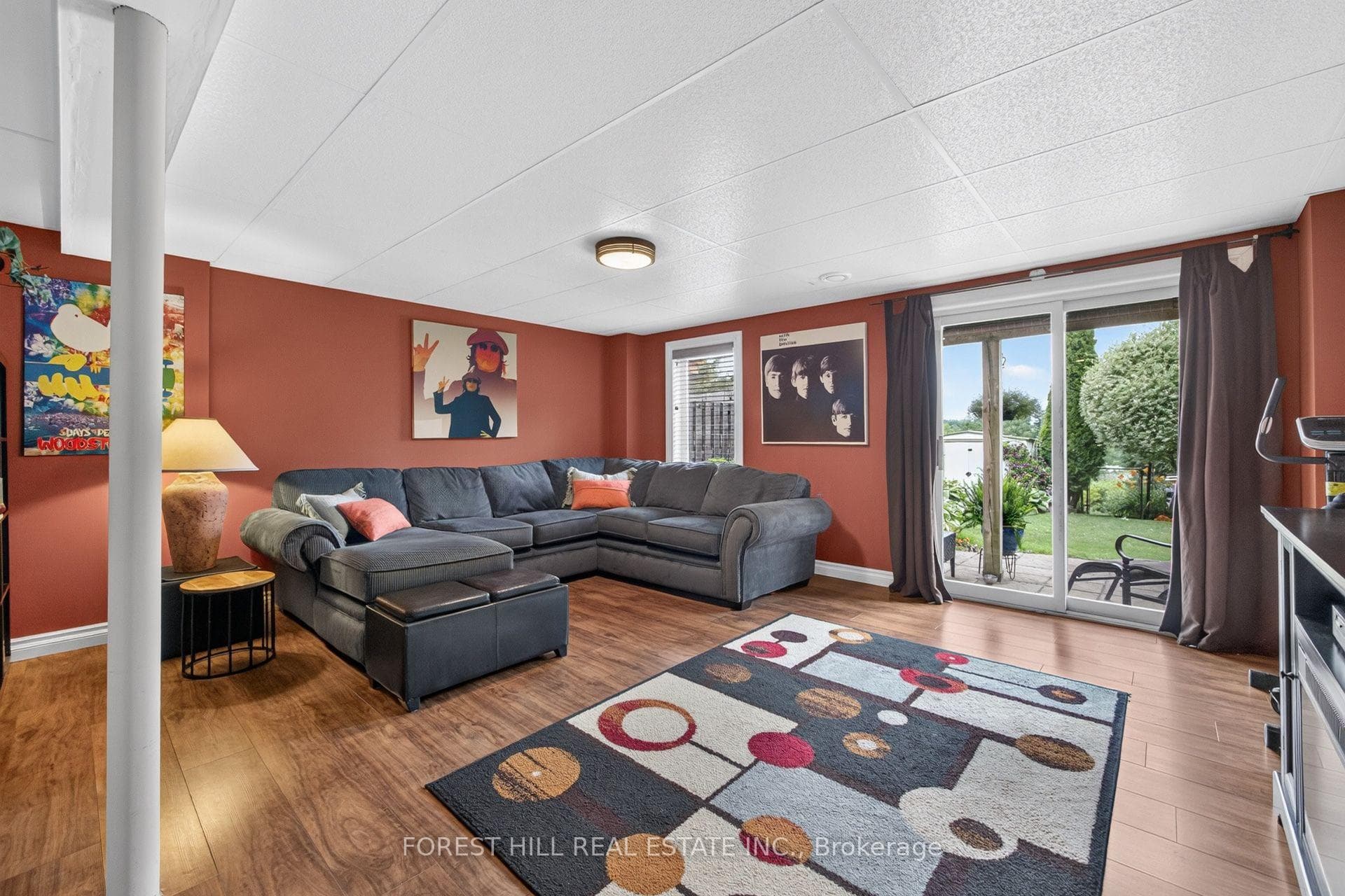 92 Senator Way photo 24