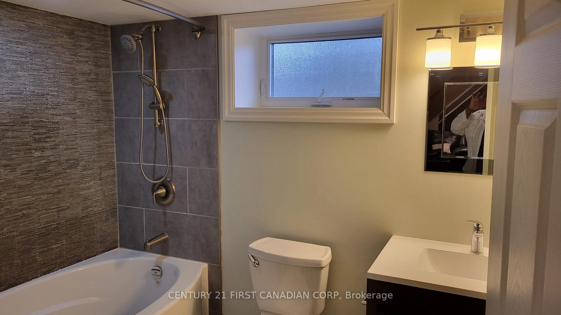 49 Woodward Avenue photo 23