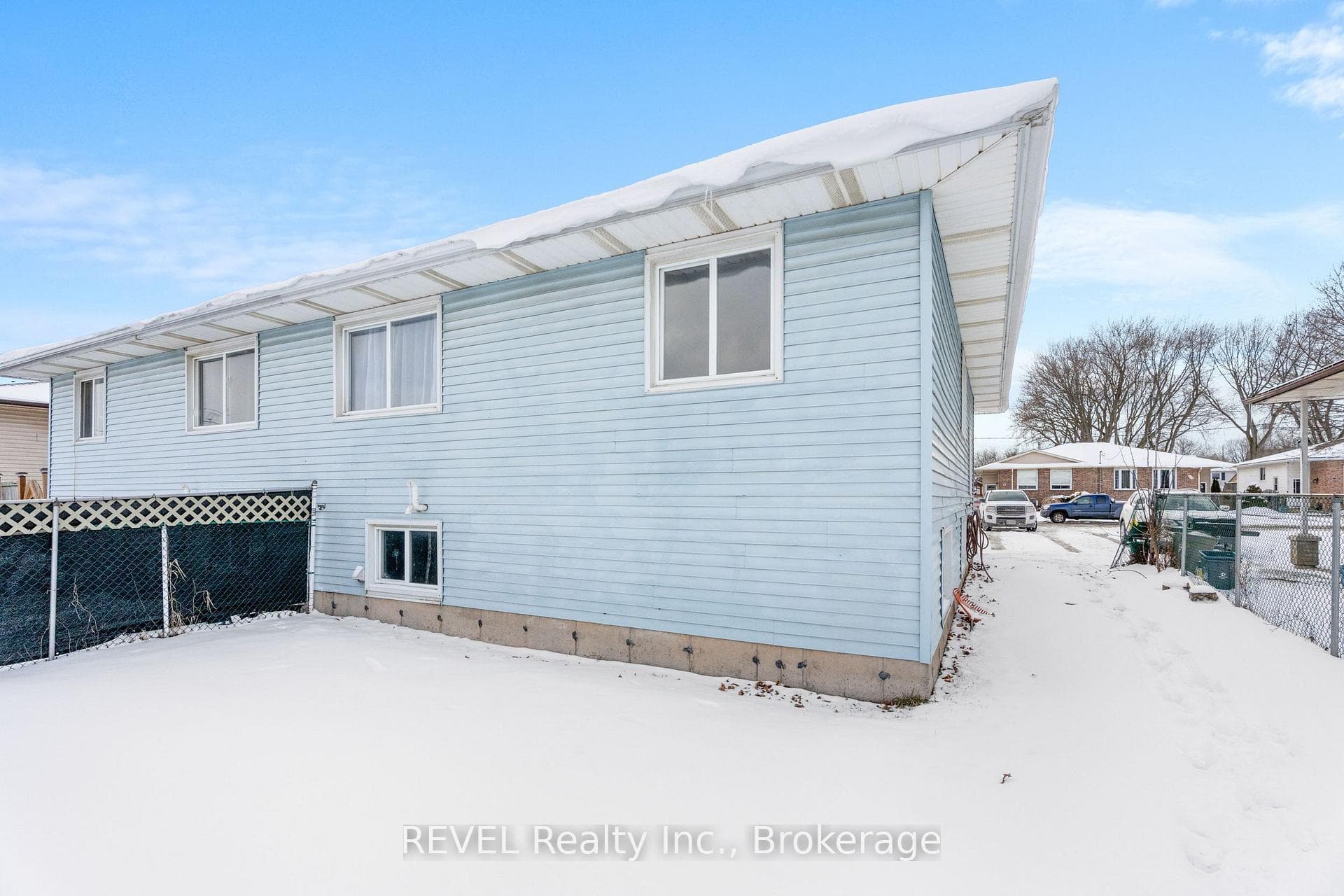 104 BARTLETT Street photo 27