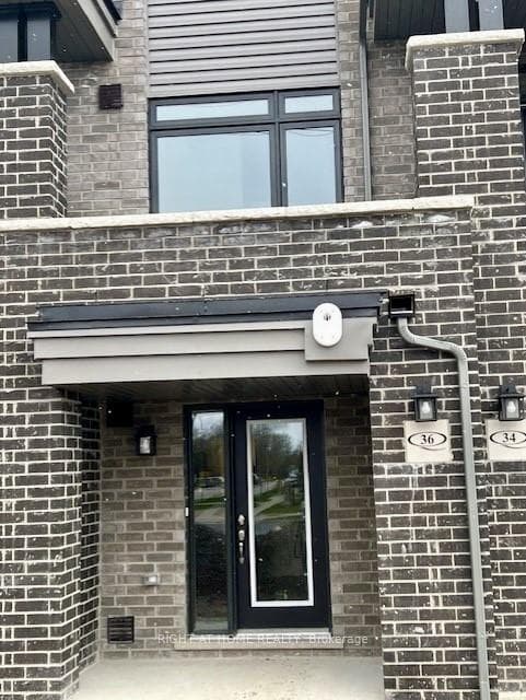 36 Emmas Way photo 2