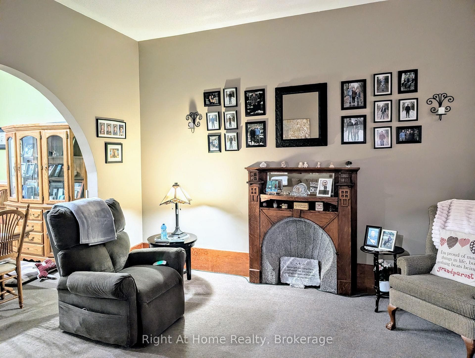 142 Douro St Street photo 5