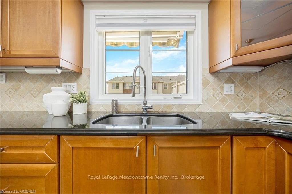 680 HOLLY Avenue photo 22