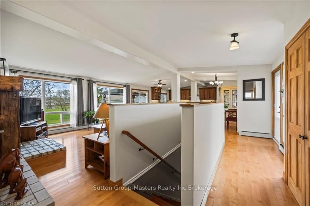 2353 MCIVOR Road photo 18