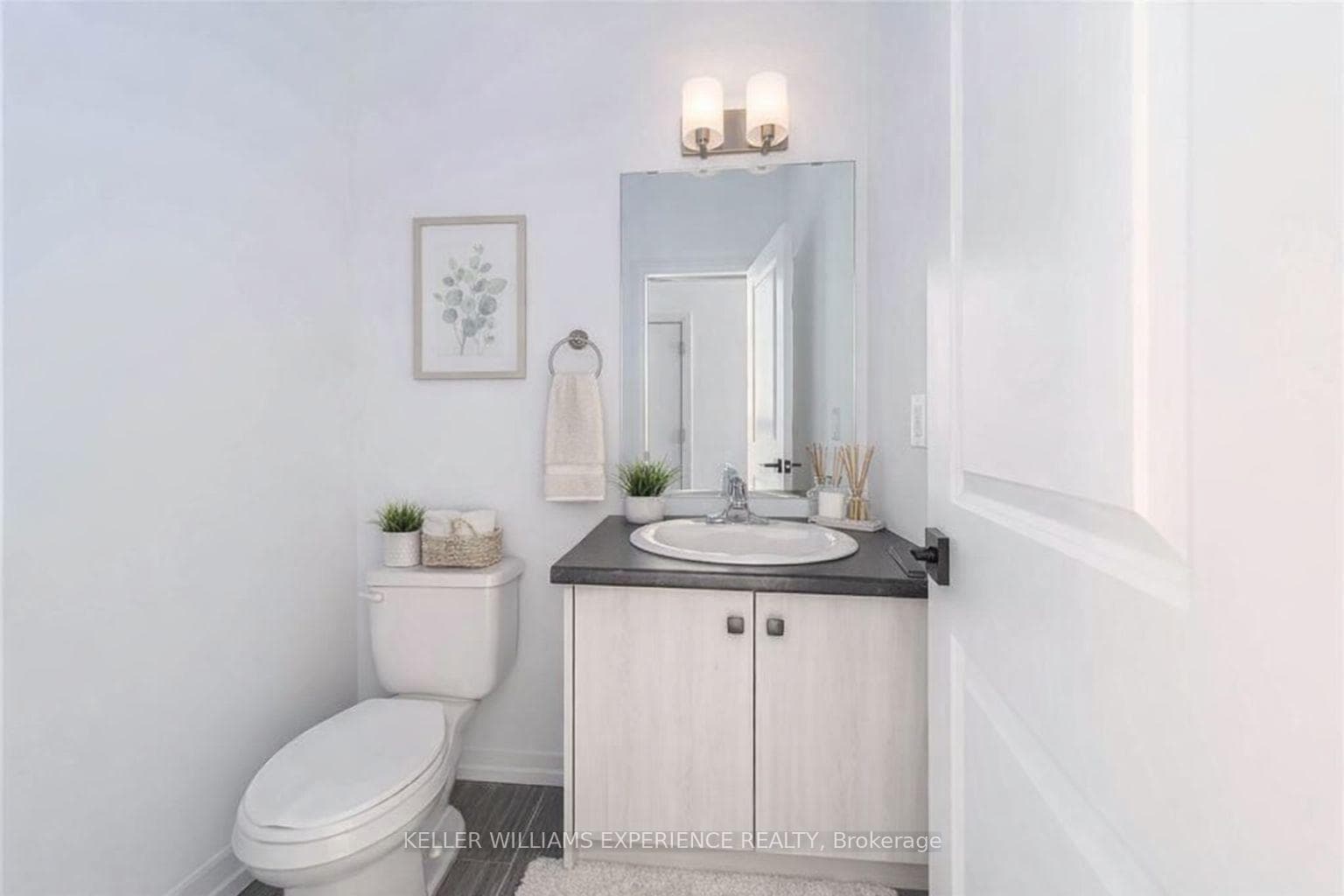 32 Fairlane Avenue photo 8
