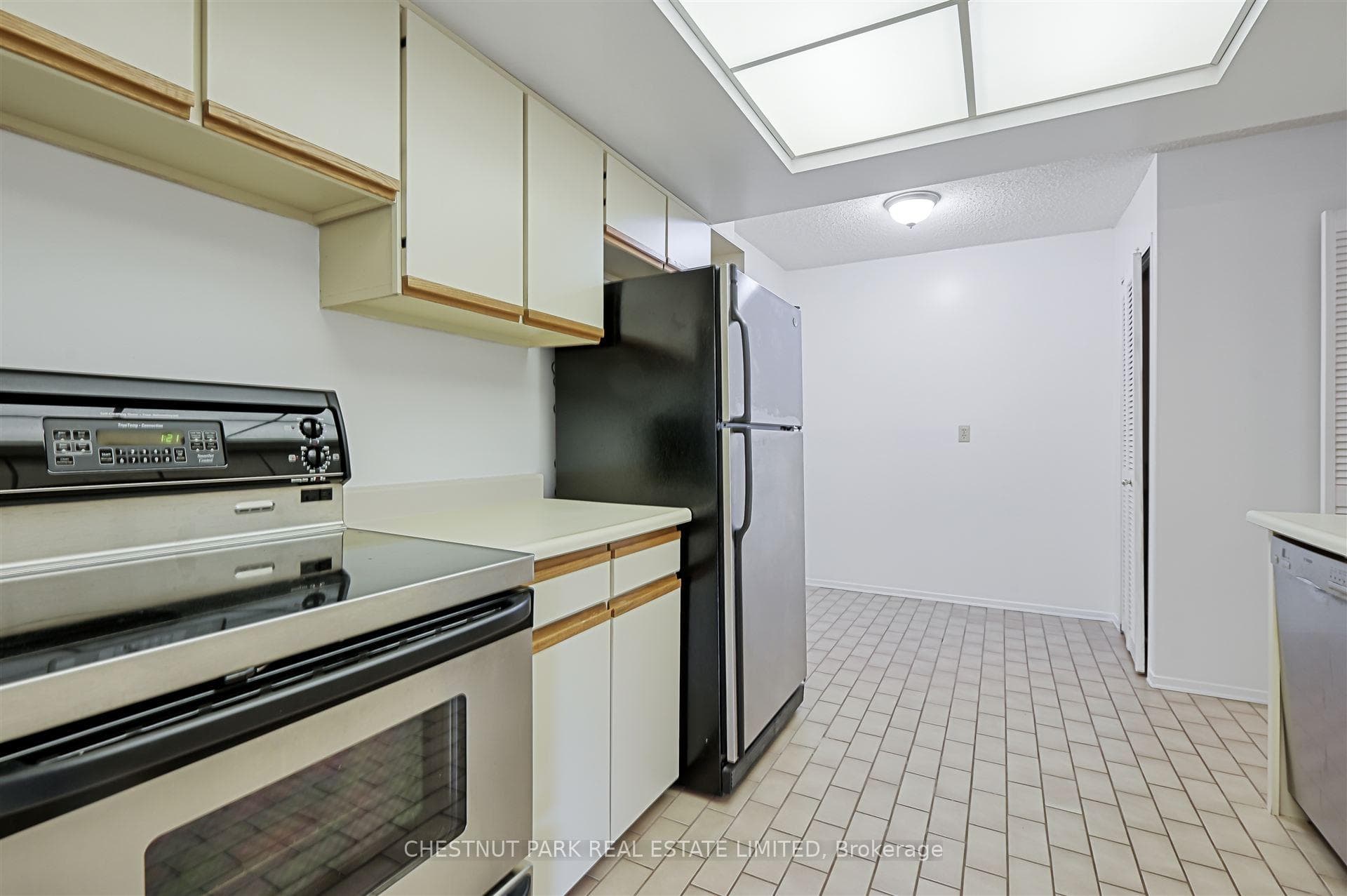 75 Wynford Heights Crescent Unit 305 photo 21