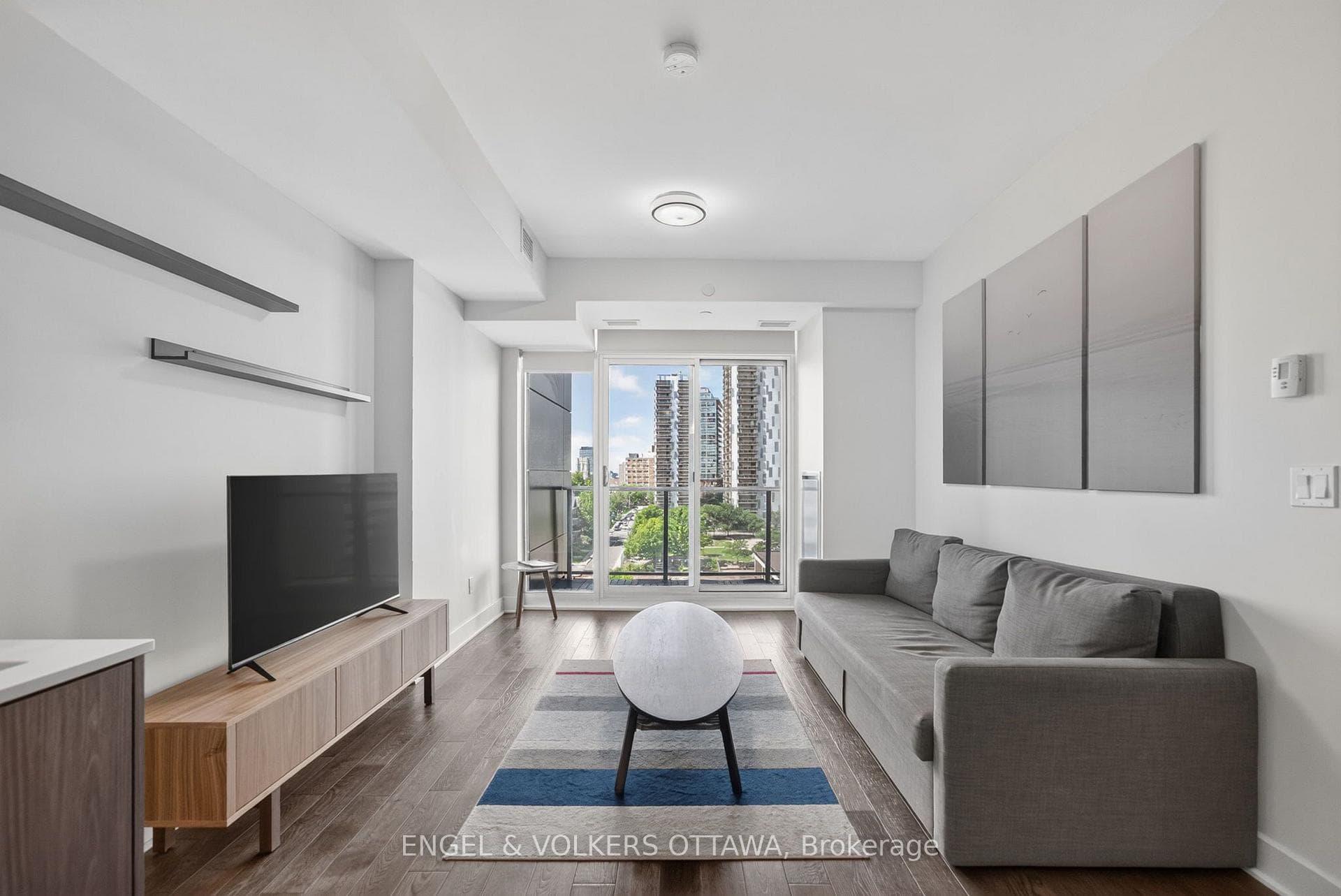 255 Bay Street Unit 816 photo 13