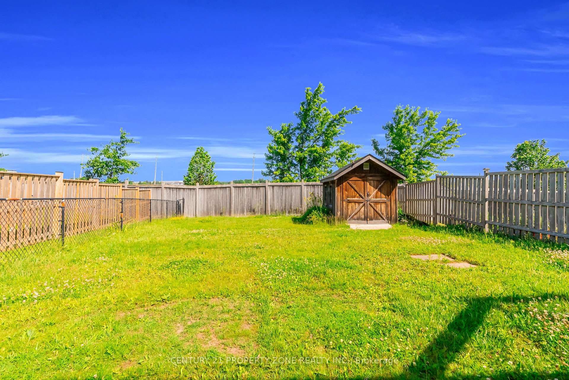 75 Benjamin Crescent photo 46