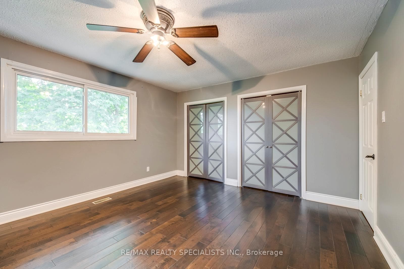 1582 Hermant Court photo 17
