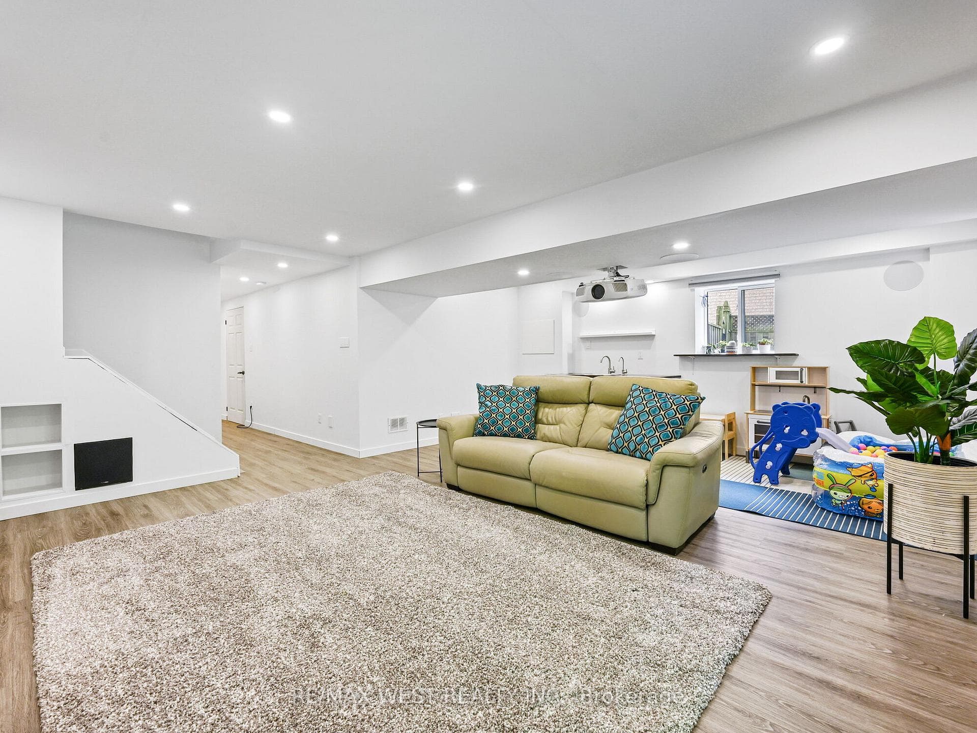 75 Langlaw Drive photo 29
