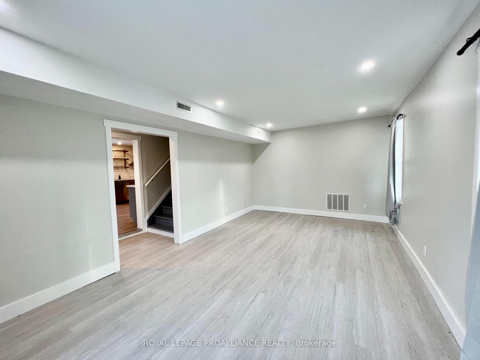 51 Reddick Street photo 3