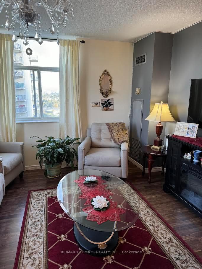3559 Eglinton Avenue Unit 1210 photo 15
