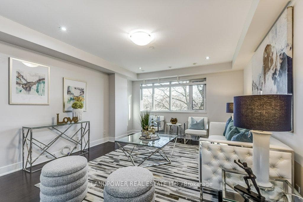 991 Dundas Street photo 23