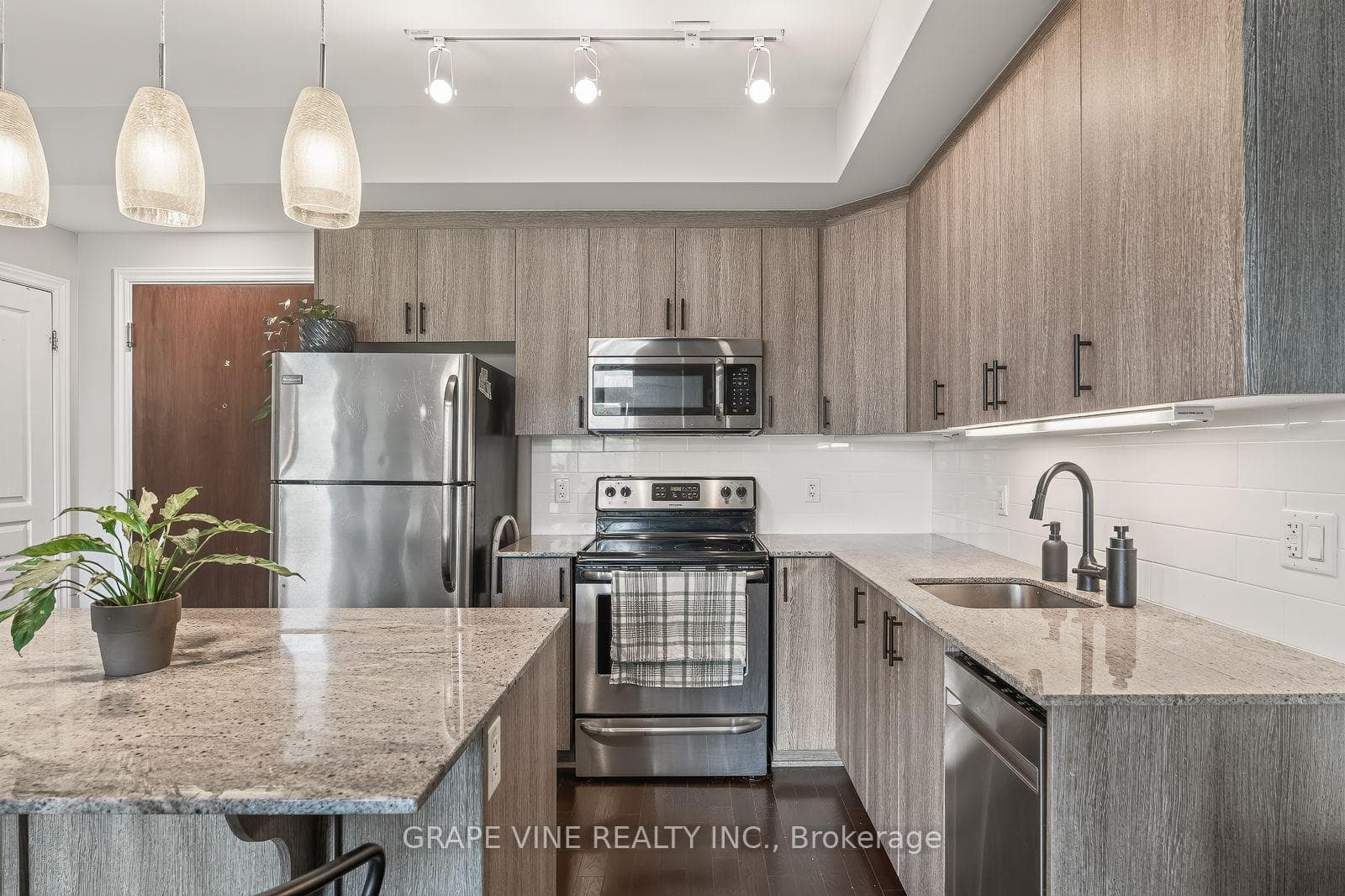 705 Beauparc Private Unit 306 photo 14