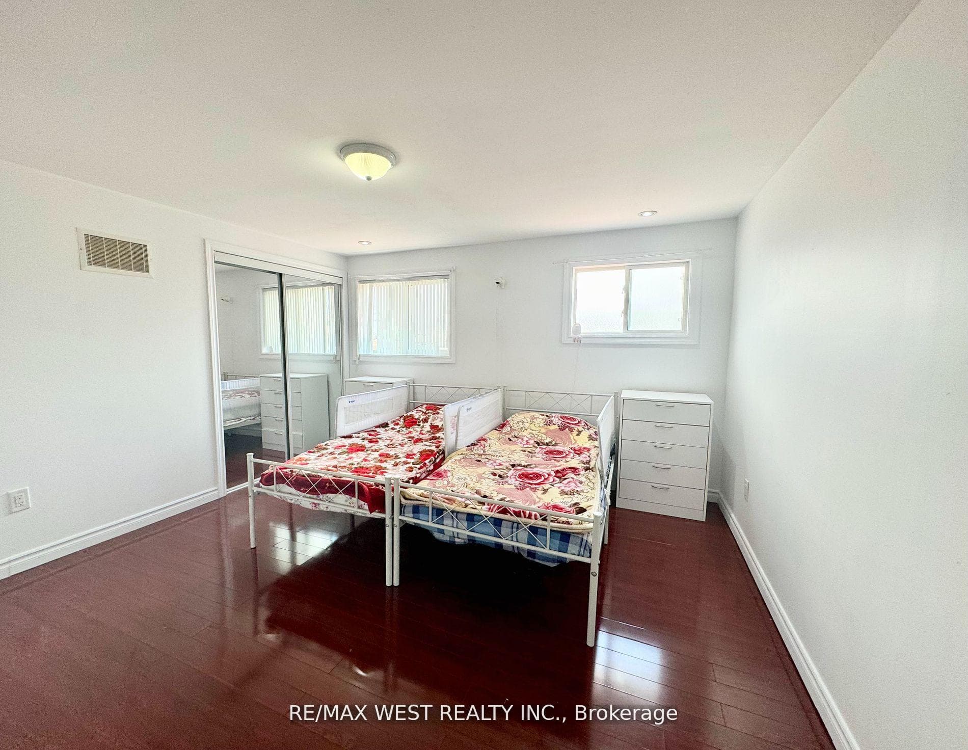 26 Elmvale Crescent photo 22