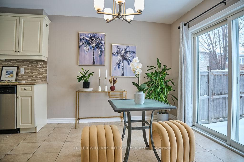 526 Khamsin Street photo 16