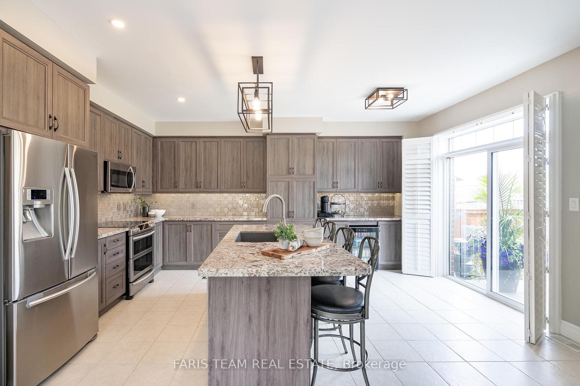 257 Kozlov Street photo 6