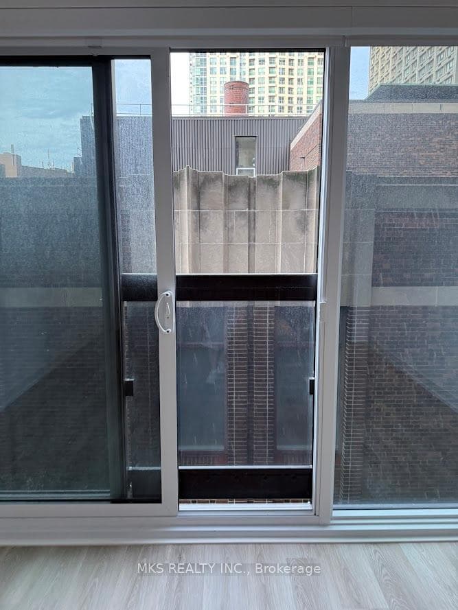 771 Yonge Street Unit 1010 photo 14