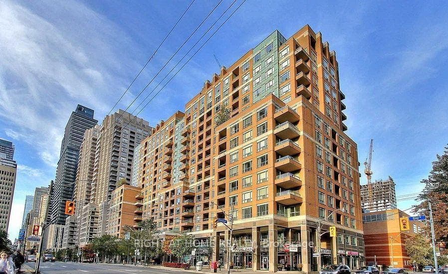 887 Bay Street Unit 1009 photo 1