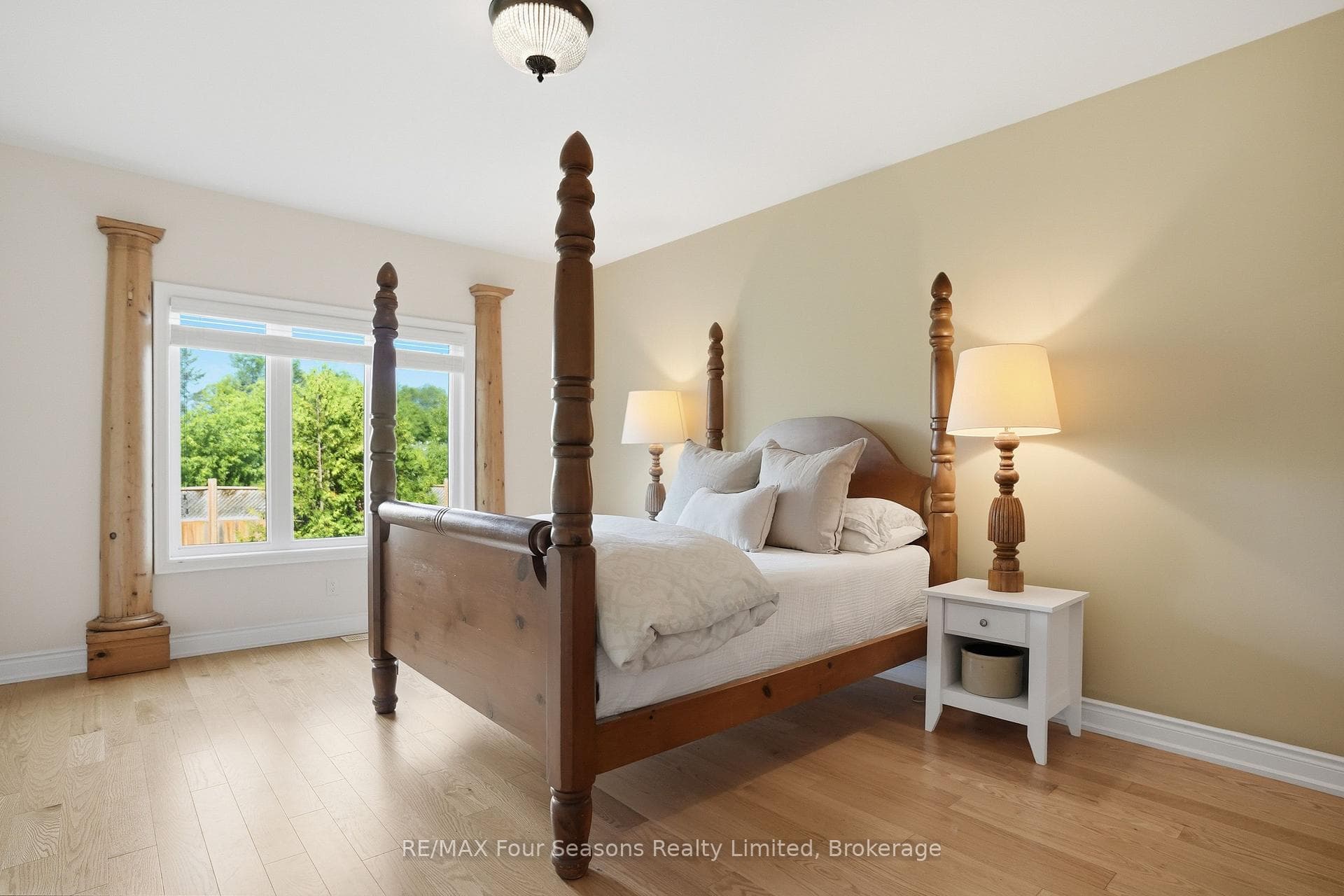 Master Bedroom - Main Floor