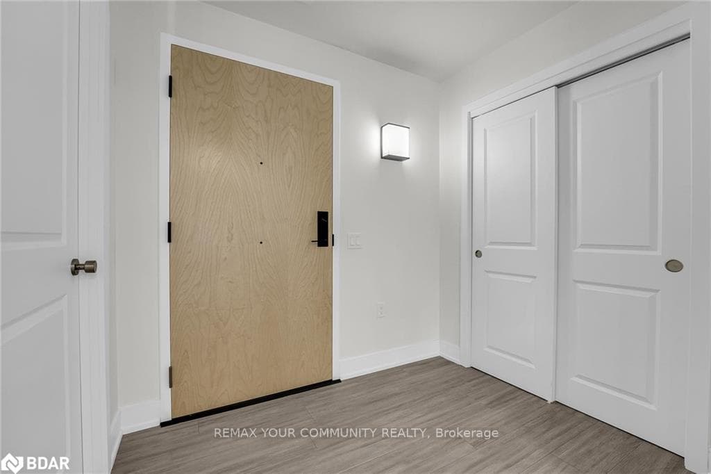 121 Mary Street Unit 211 photo 2