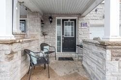 74 Thoroughbred Way photo 3