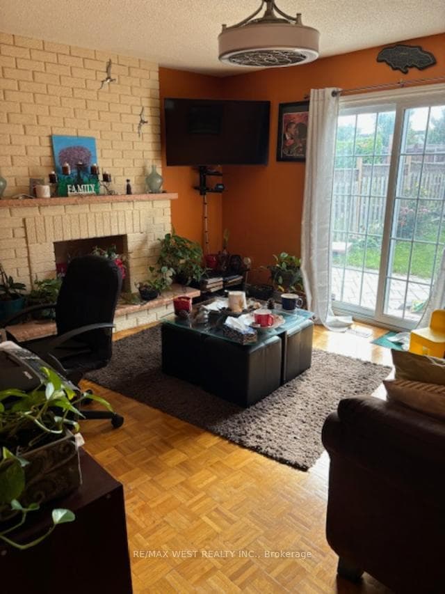71 Lamp Crescent photo 13