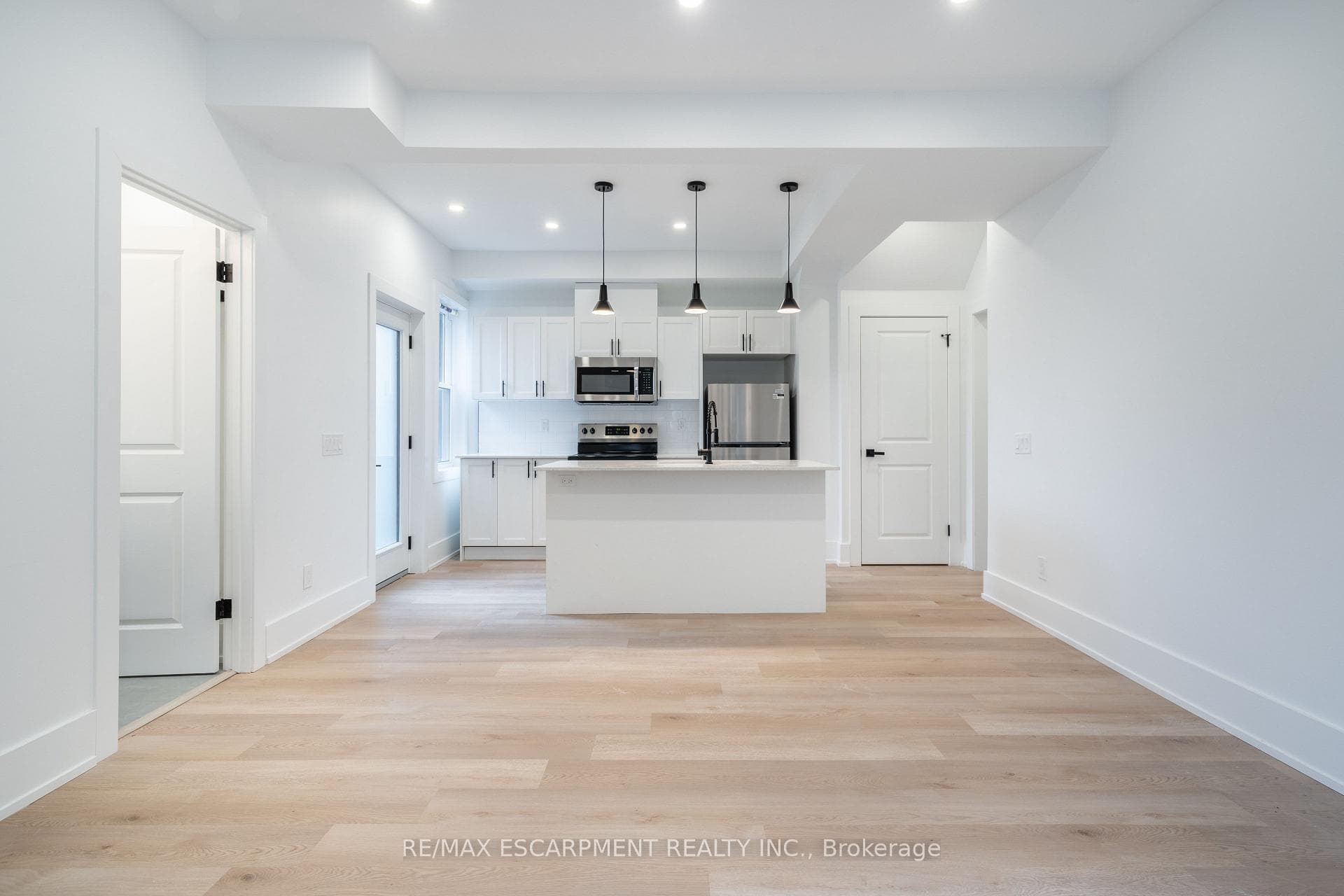 204 Balsam Avenue photo 10