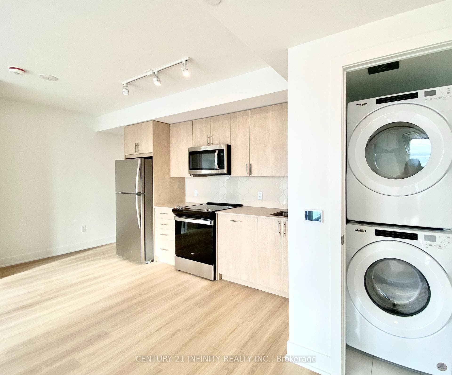 2545 Simcoe Street Unit 2006 photo 18