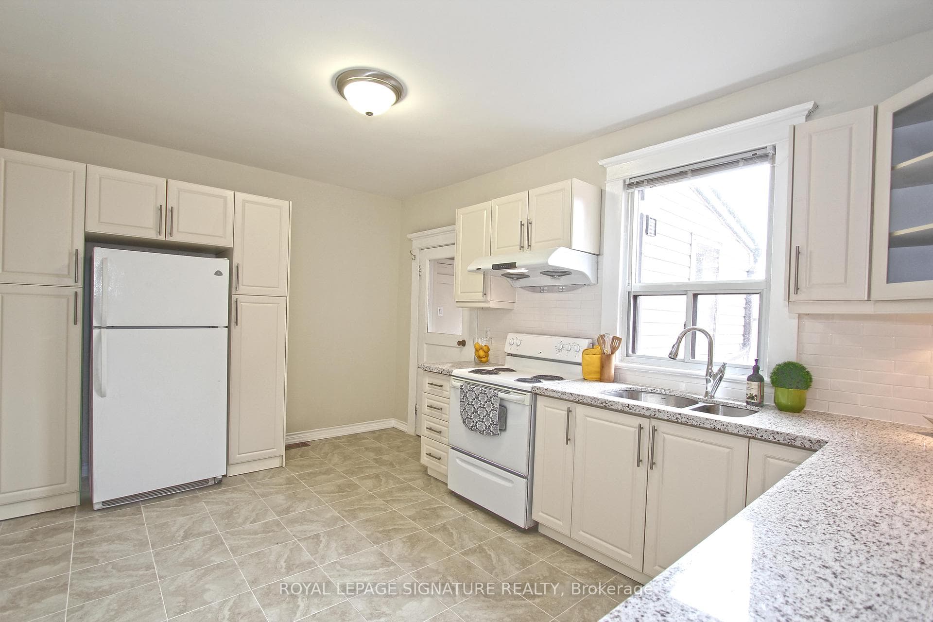 336 Delaware Avenue photo 4