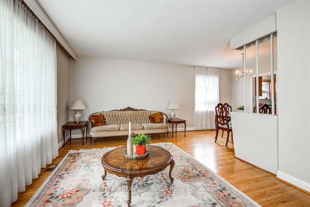 183 Elmhurst Drive Unit Main photo 2