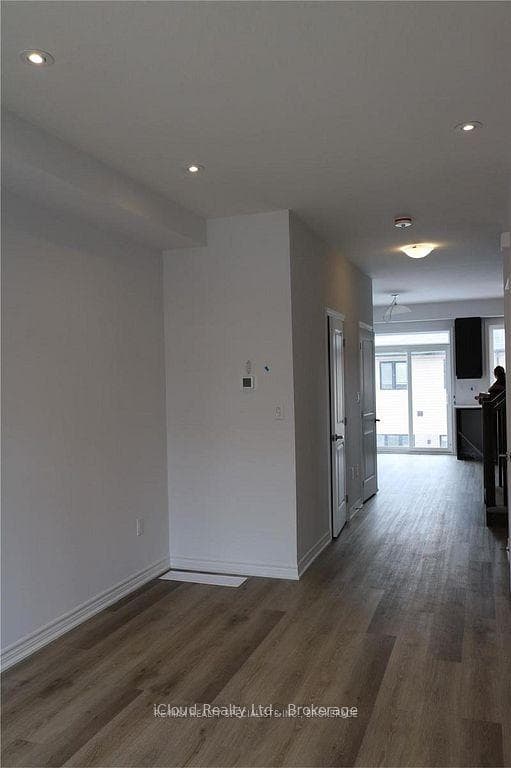461 Blackburn Drive Unit 33 photo 4