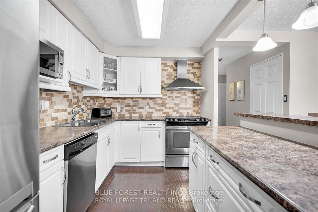 363 Colborne Street Unit 1006 photo 6