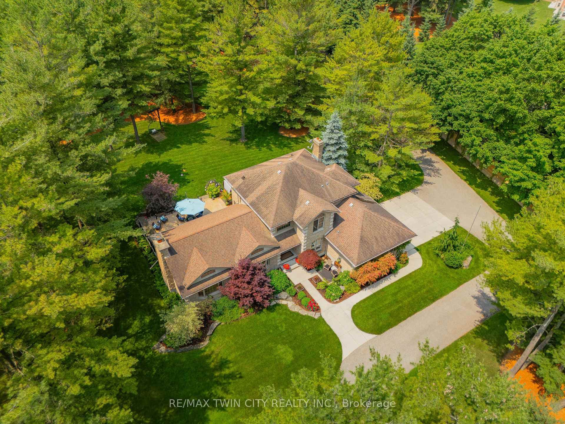 9 Grand River Drive photo 2