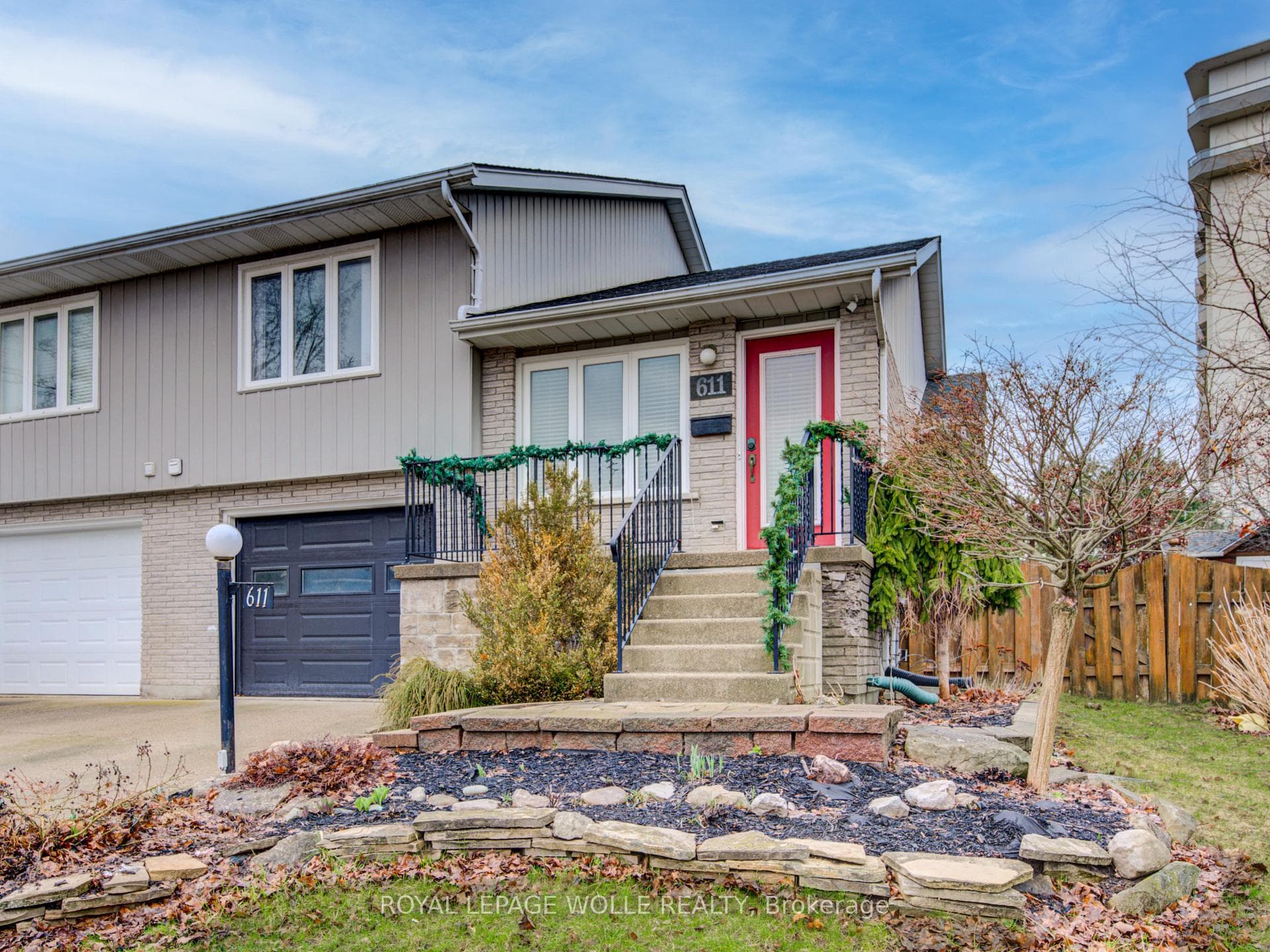 611 Springbank Avenue photo 1
