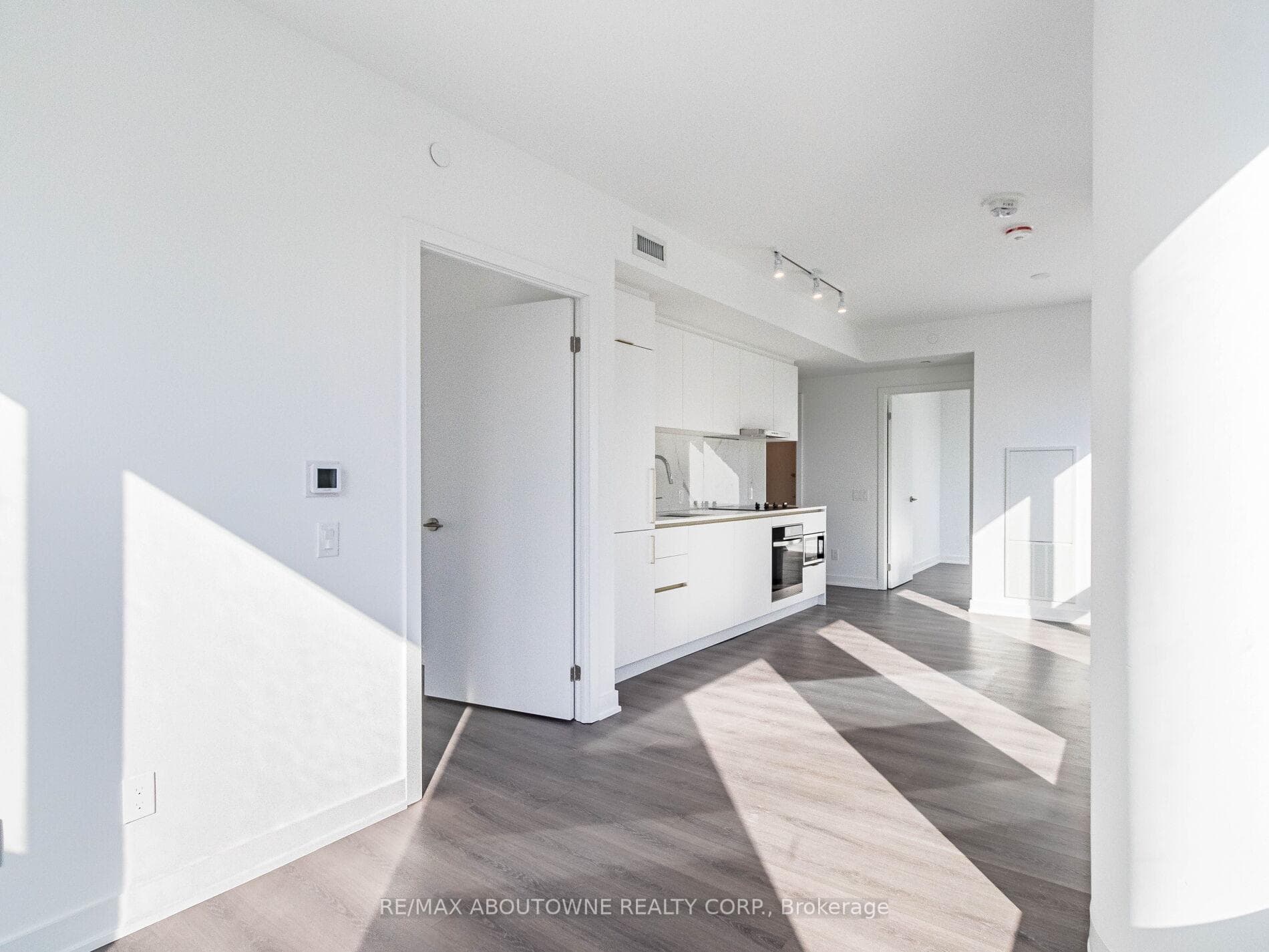 8 Wellesley Street Unit 1112 photo 15