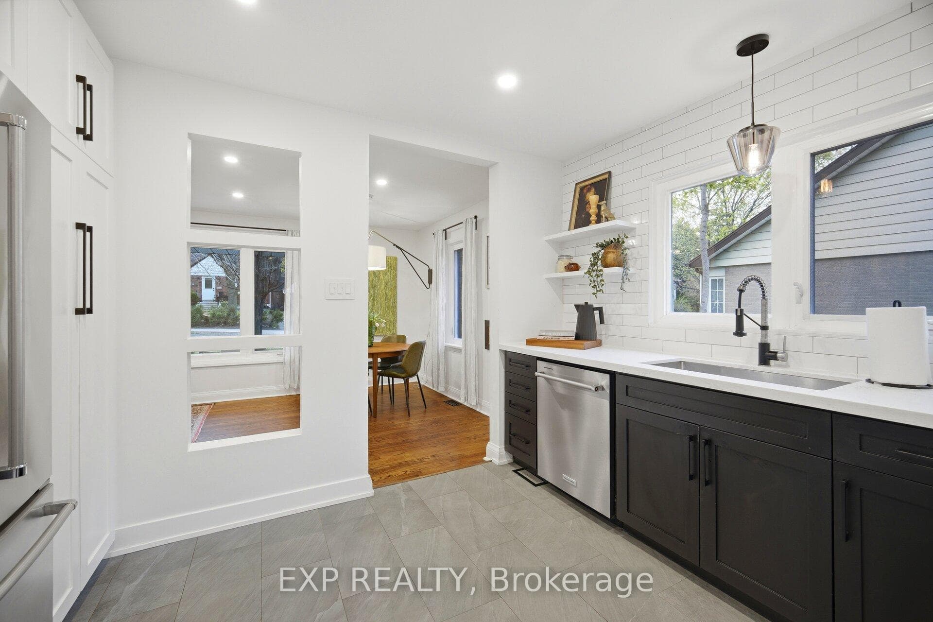 11 Armstrong Street photo 16