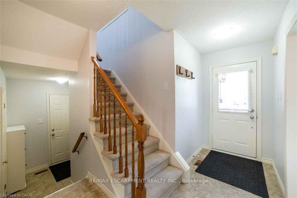 19 Beachgrove Crescent photo 3