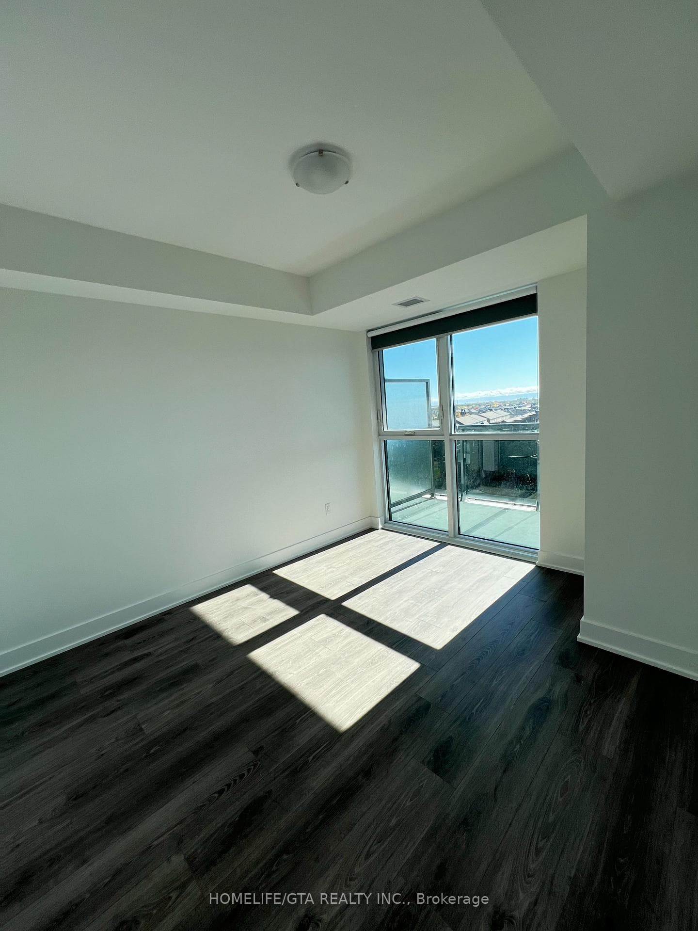 2545 Simcoe Street Unit 540 photo 6