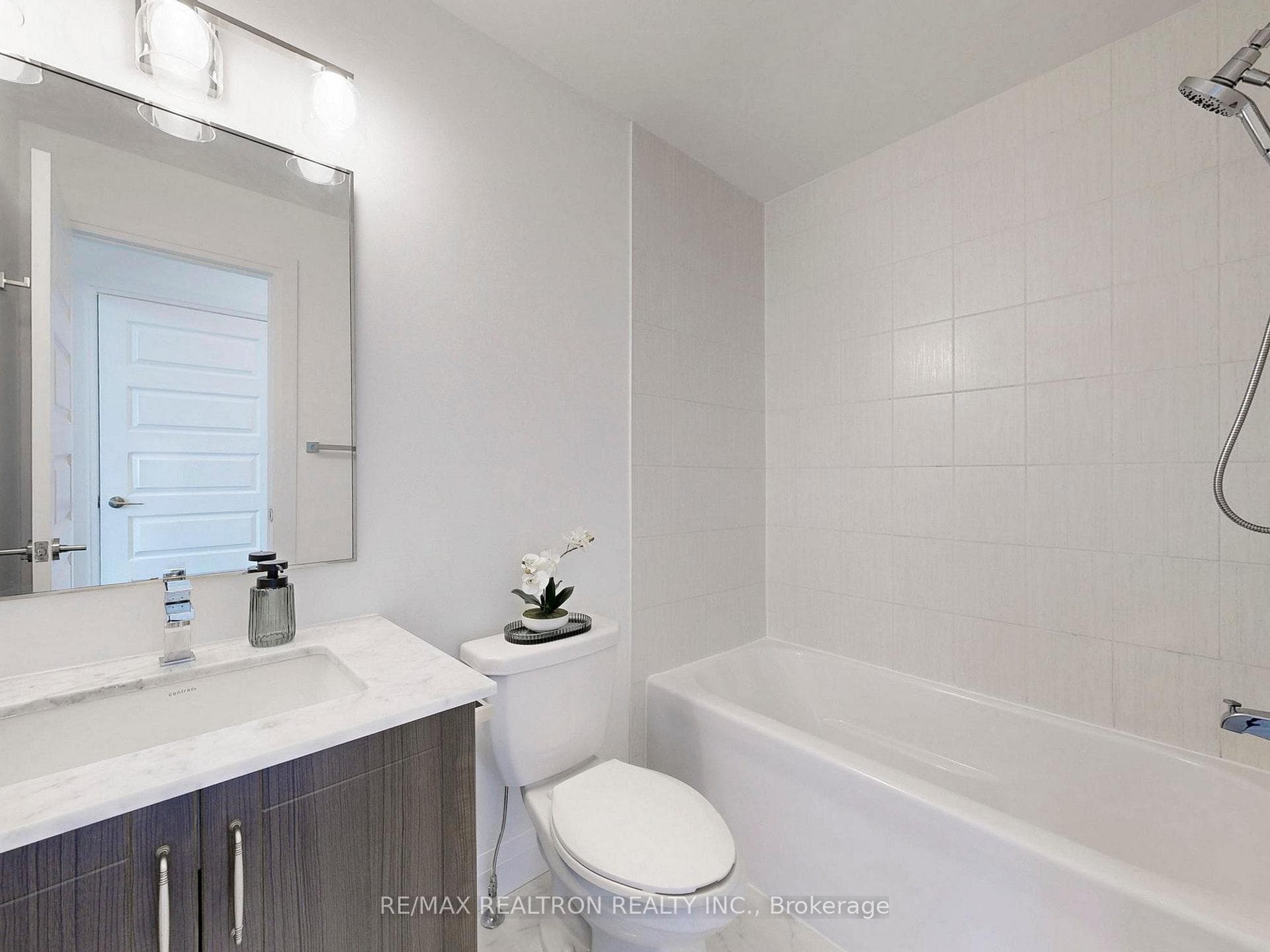 23 Eldora Avenue Unit 105 photo 27