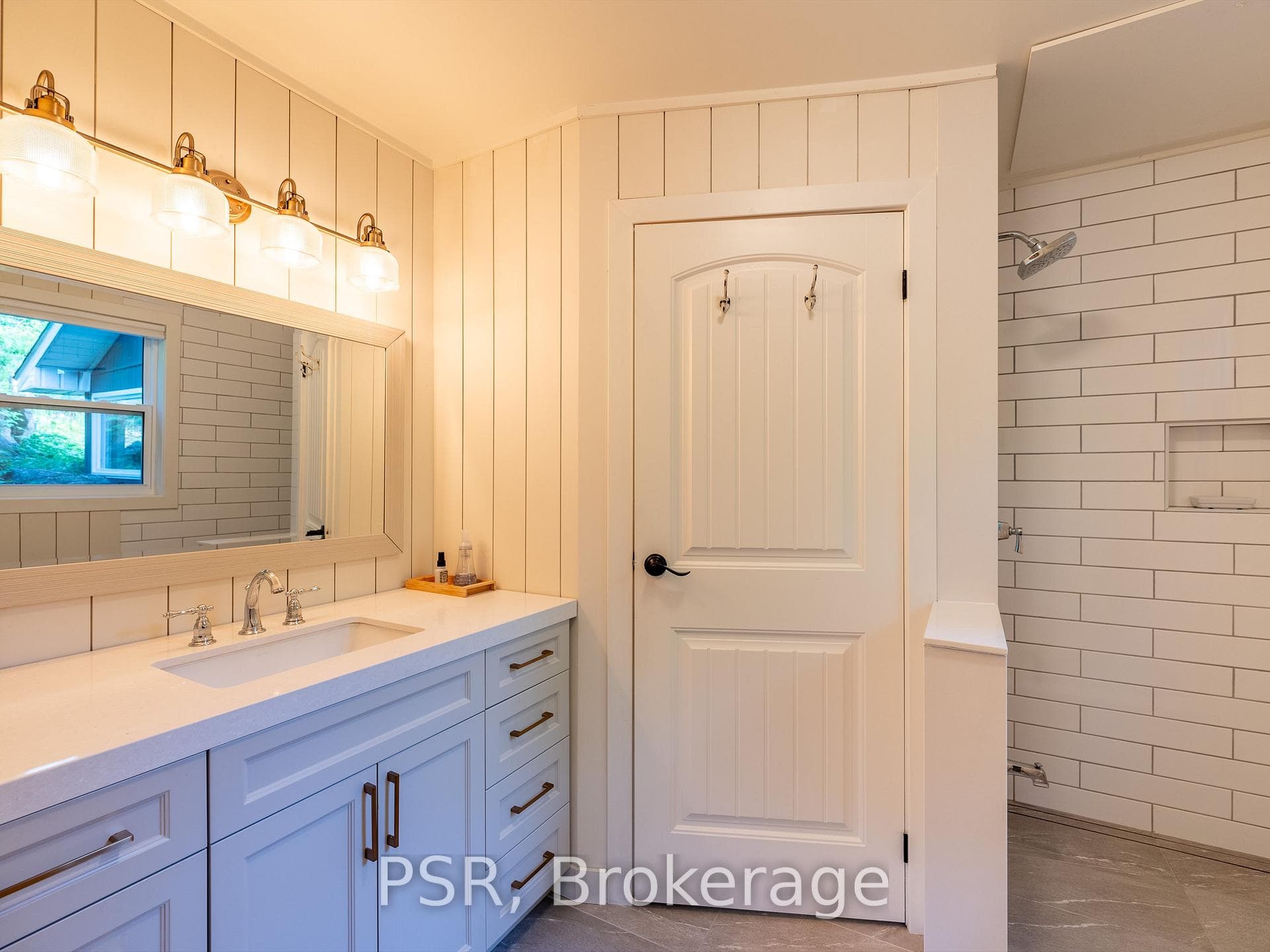 6180 Kahshe Lake N/A photo 14
