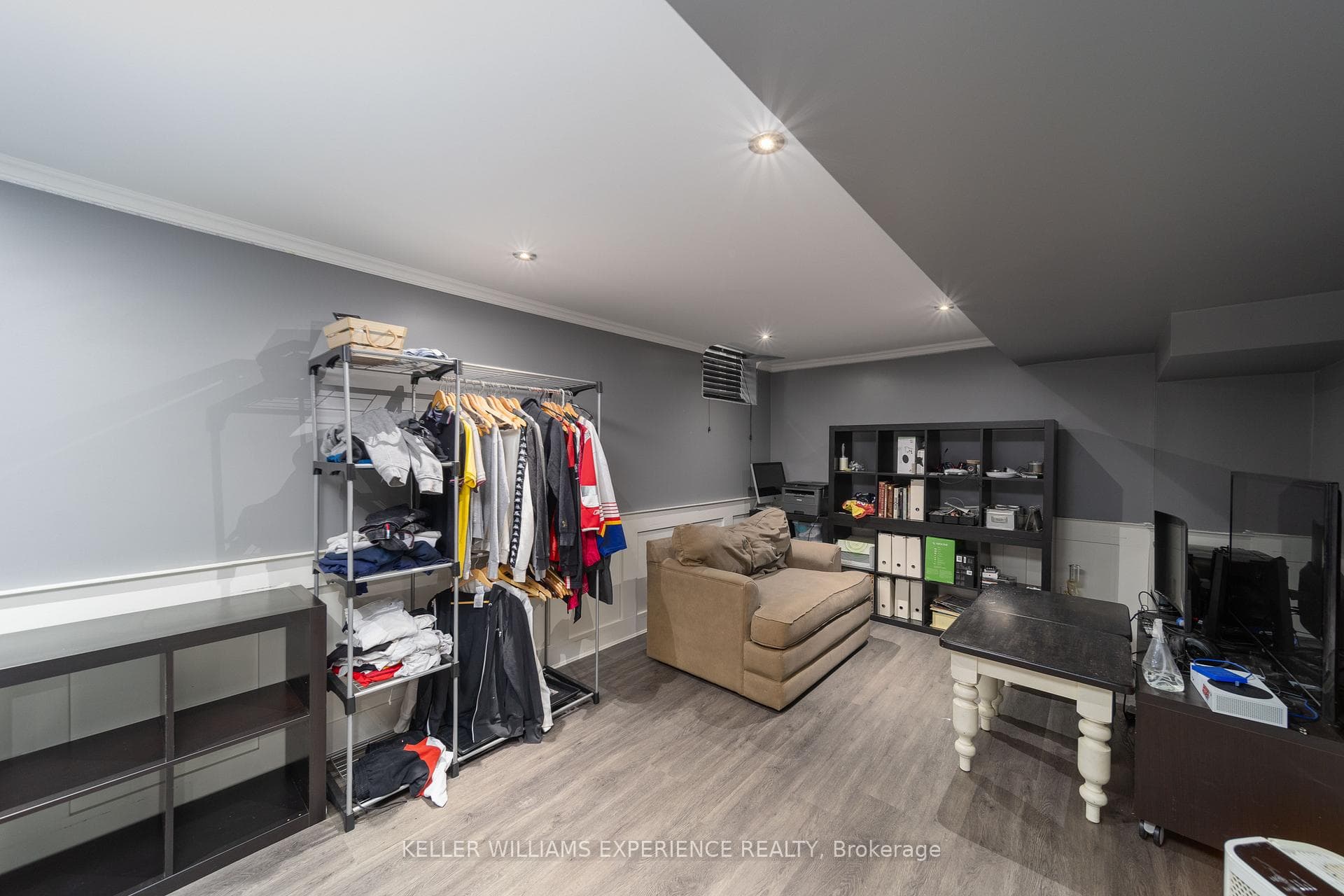 19 Nightingale Crescent photo 29