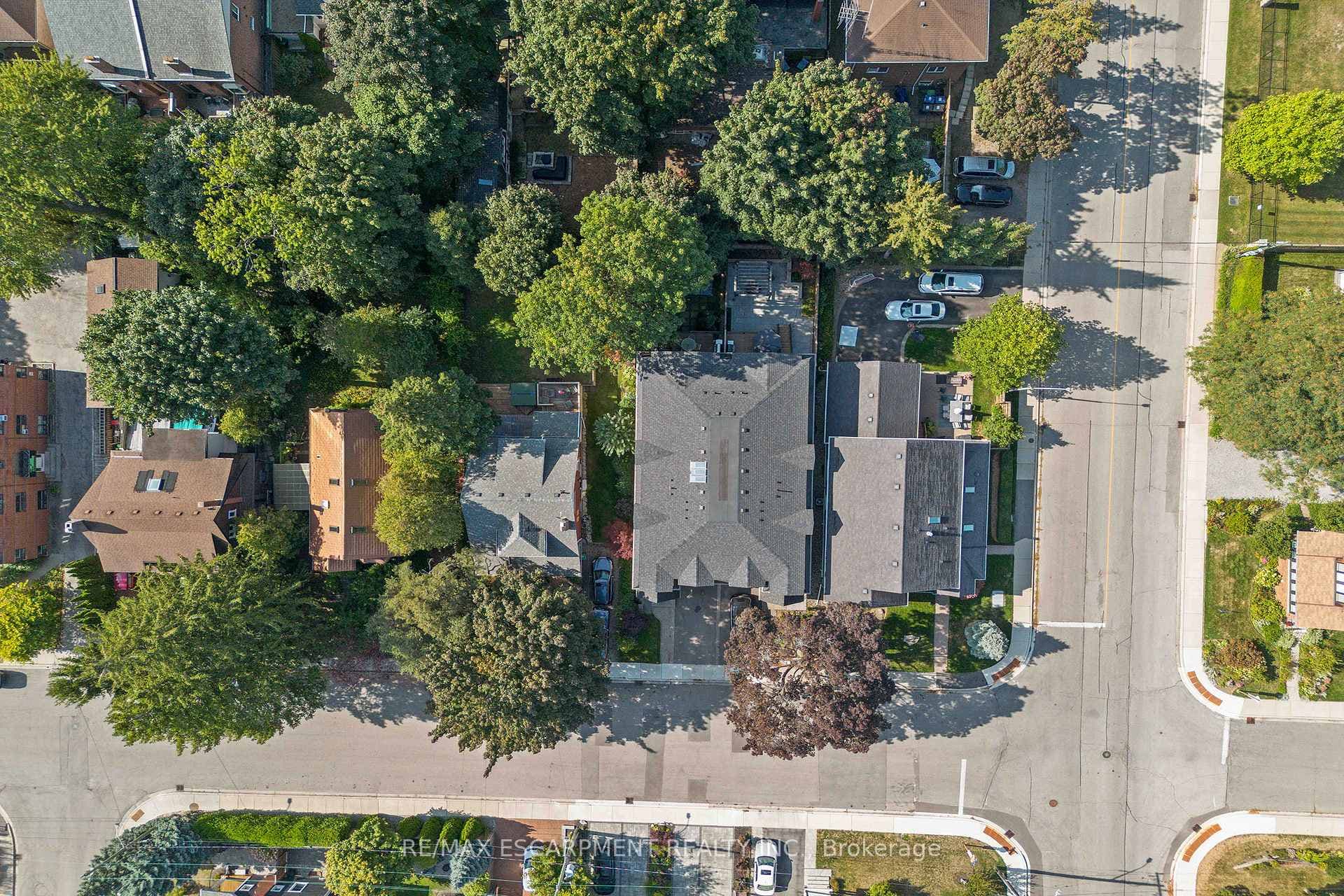24 Cayuga Avenue photo 48