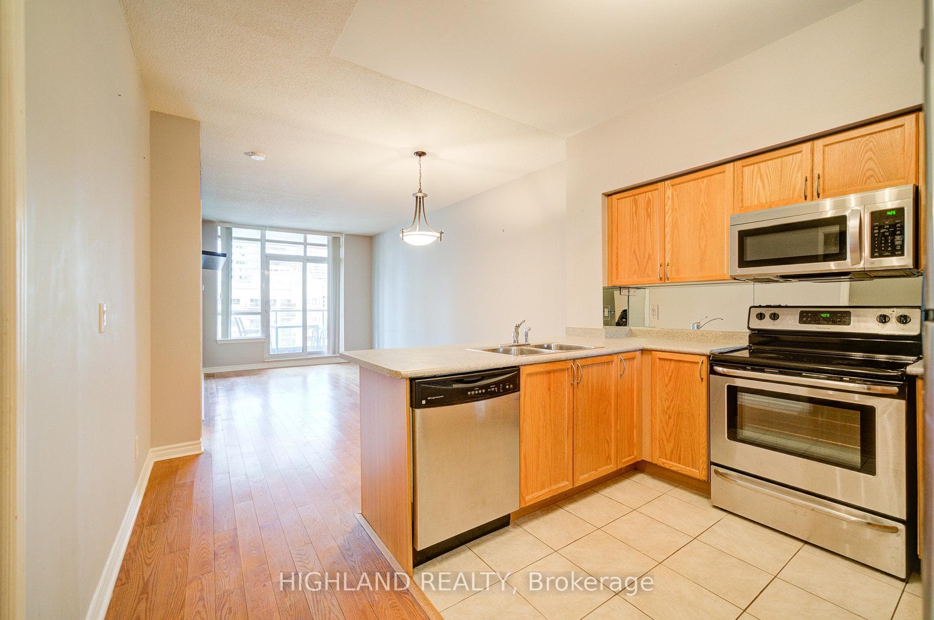 388 Prince Of Wales Drive Unit 614 photo 9