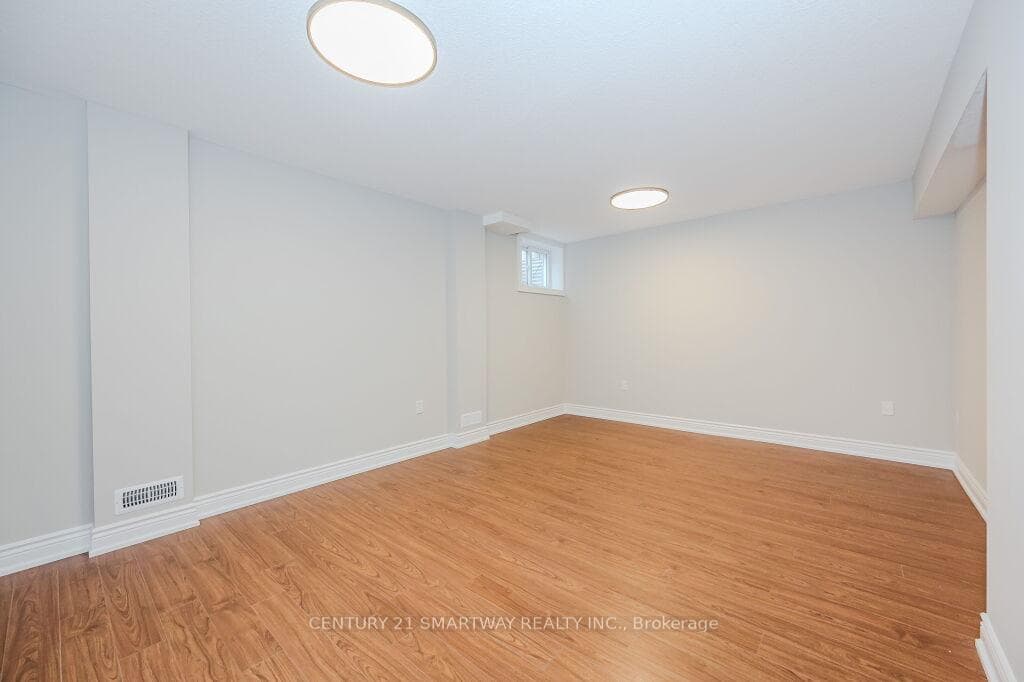 33 Arlington Crescent photo 32
